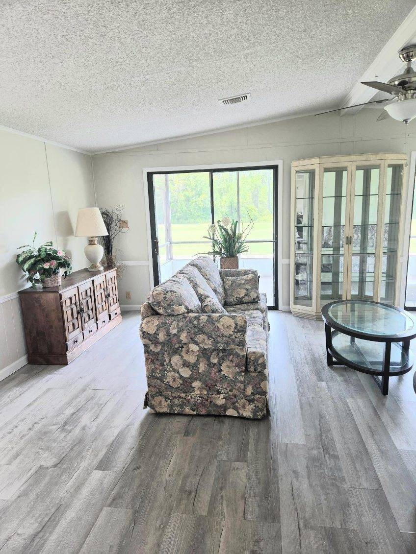196 Fairway a Winter Haven, FL Mobile or Manufactured Home for Sale